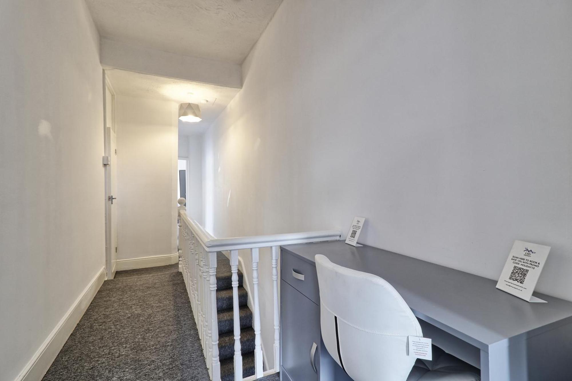 Beautiful Spacious Four Bedroom House With Parking For 2 Cars, 5 Minute Walk To Southend Station Exteriör bild
